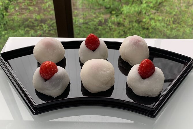 2 Hours Mochi &Nerikiri Making & Matcha Class in Bunkyo - Who should book this experience?