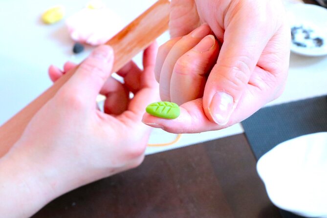 A perfect Japanese experience: Tea Ceremony and Mochi Forming - Who will enjoy this experience most