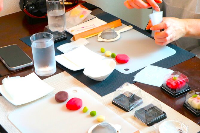 A perfect Japanese experience: Tea Ceremony and Mochi Forming - Why the sweets are part of Japanese culture