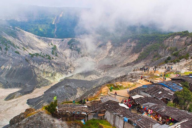 Active Volcano, Rice Field, Hot Spring, Fruit market, Tea Plantation with Lunch - Lembang Fruit Market starts the food tour