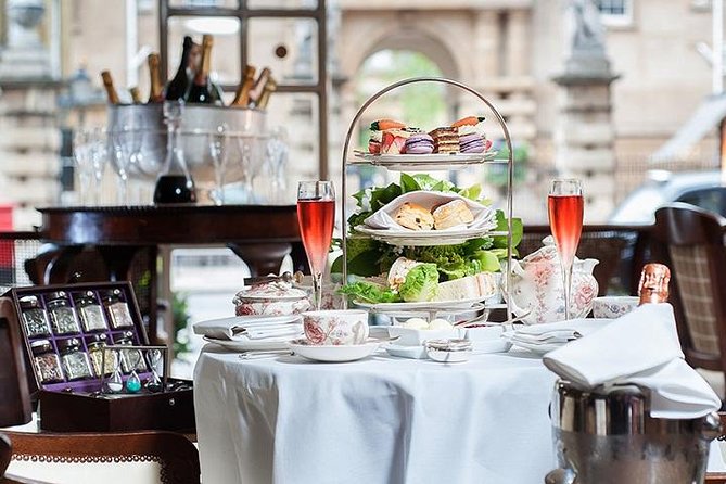 Afternoon Tea at The Rubens at the Palace, Buckingham Palace - What arrives at the table