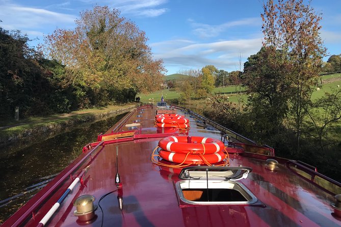 Afternoon Tea Cruise in North Yorkshire - The scenery is peaceful, not dramatic