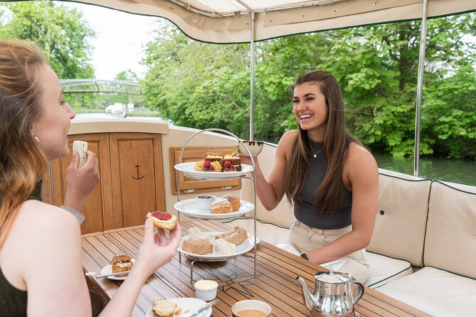 Afternoon Tea Sightseeing River Cruise in Oxford - From Folly Bridge toward Oxford’s rowing heart