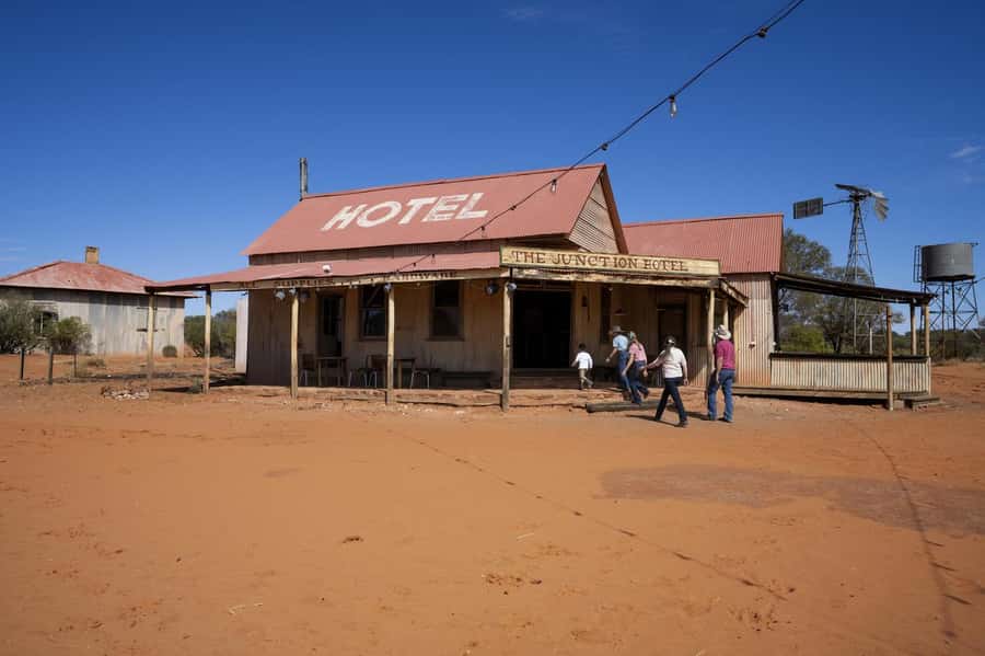 Alice Springs: Red Centre Journey Tour with Morning Tea - Ooraminna Station and the Drover’s Boy set