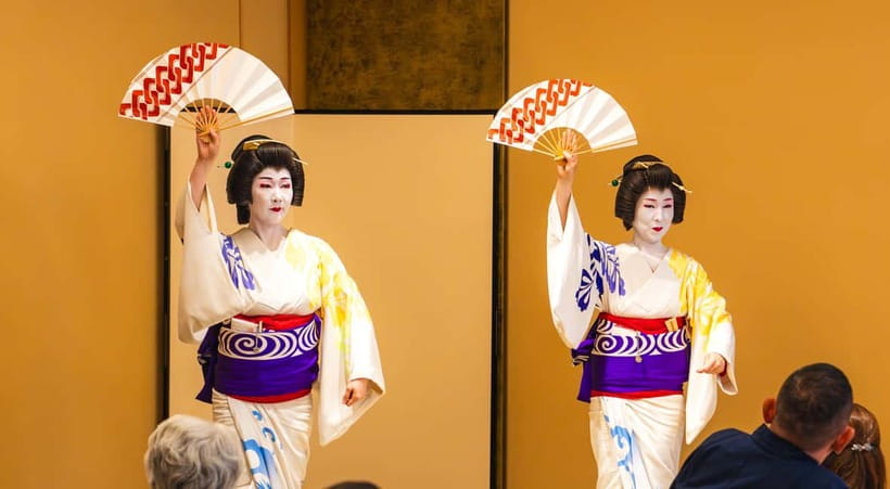 Asakusa: Geisha Performance and Tea House Experience - Meeting geisha behind Asakusa’s quiet door