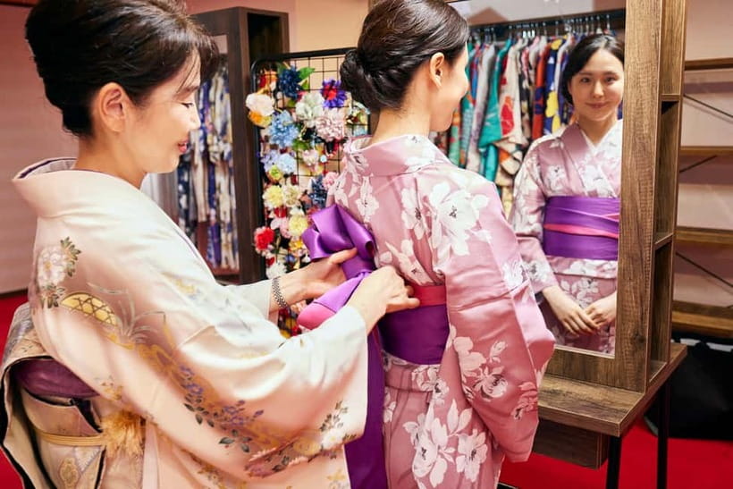 Asakusa: Kimono Tea Ceremony with Matcha and Sweet - Group size and the feel of the session