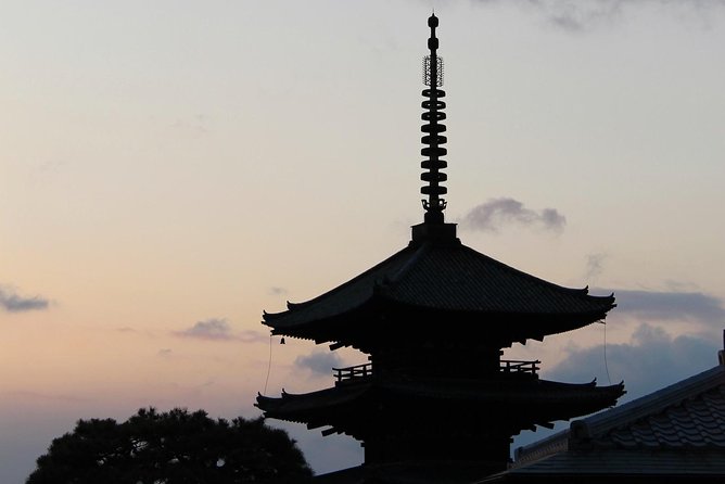 Authentic Kyoto Tea Ceremony: Camellia Flower Teahouse - Floor seating, chairs, and kimono rental