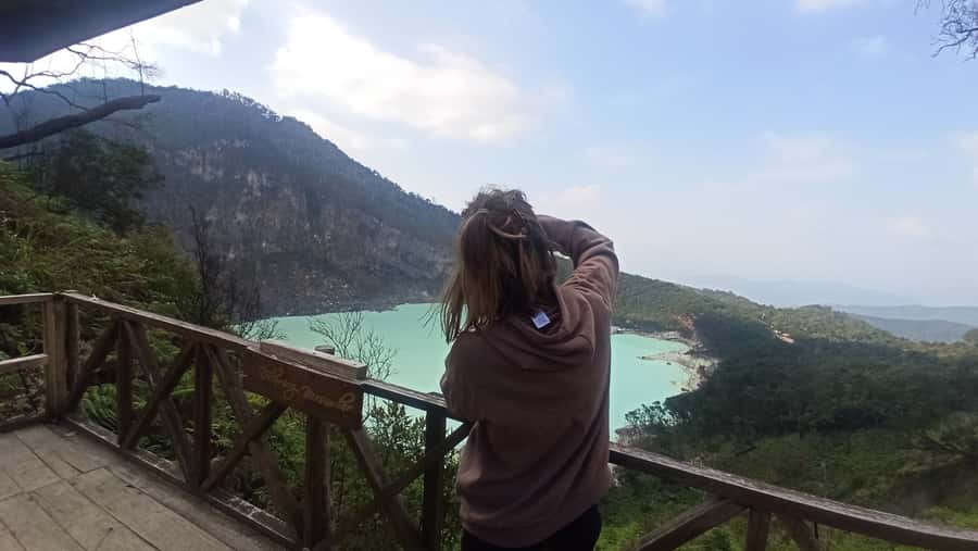 Bandung: White Crater Hotspring Tea Plans And Lunch Included - What the guides add to the day