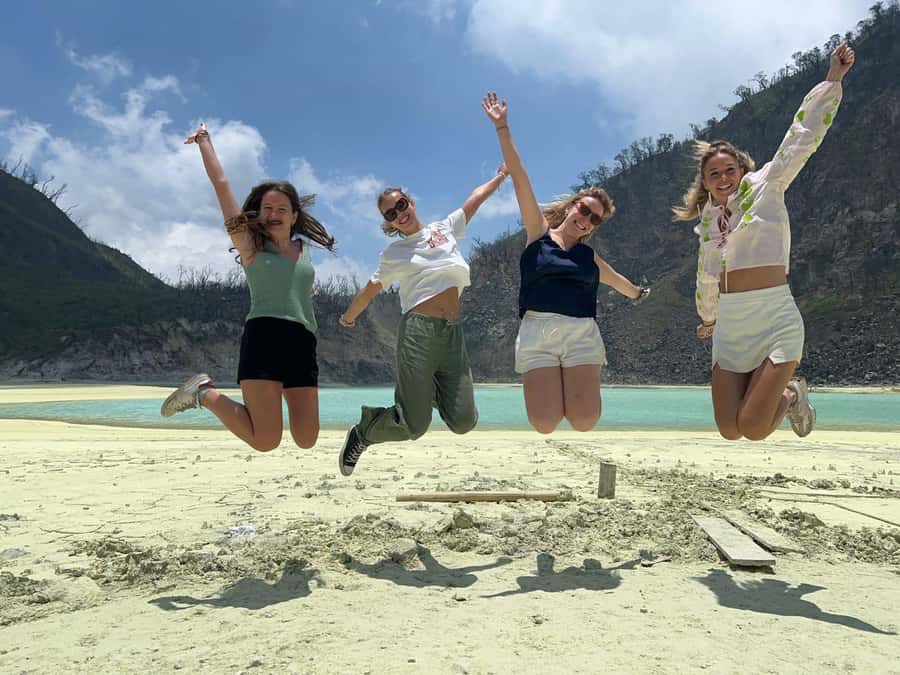 Bandung: White Crater, Scenic Tea Plantations & Hot Spring - Food, costs, and what to bring