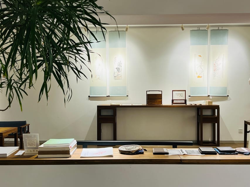 Beijing: Chinese Culture Tea Ceremony Reservation Service - Following the ceremony from greeting to first sip