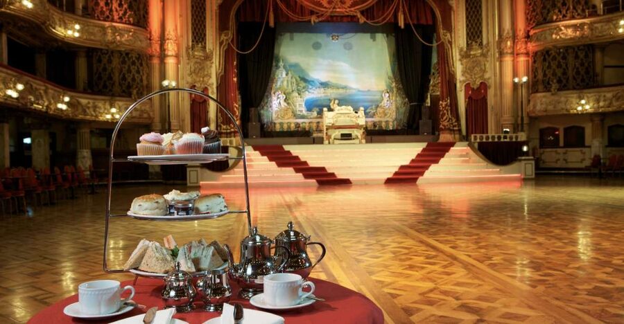Blackpool: Afternoon Tea at Blackpool Tower Ballroom - What is on the afternoon tea stand