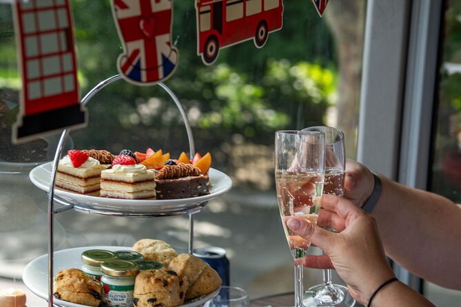 Buckingham Palace & Afternoon Tea Sightseeing Tour with PG Tips - Booking and cancellation details that matter