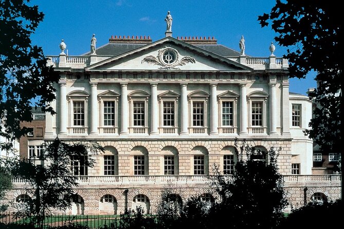 Buckingham Palace, St James Palace & Tea at Kensington Palace - Kensington Palace and the story behind the tea setting