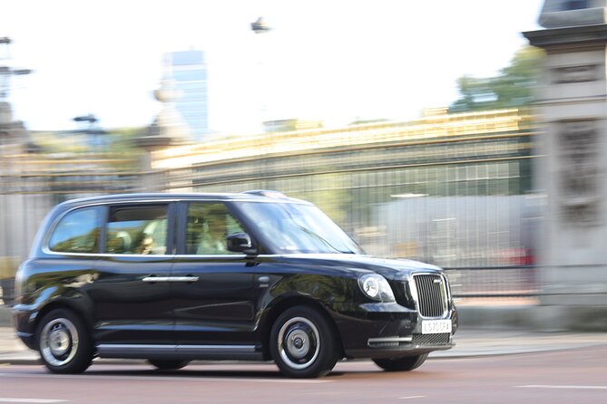 Buckingham Palace, St James Palace & Tea at Kensington Palace - What the guides add to the day