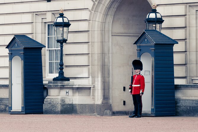 Buckingham Palace, St James Palace & Tea at Kensington Palace - Price, transport, and what is really included