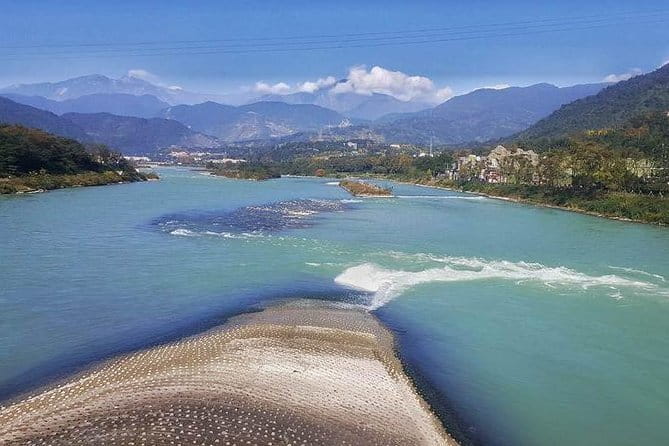 Chengdu Dujiangyan Leshan Buddha Tea Plantation and Sichuan Cooking 3 Days - Why this three-day route works