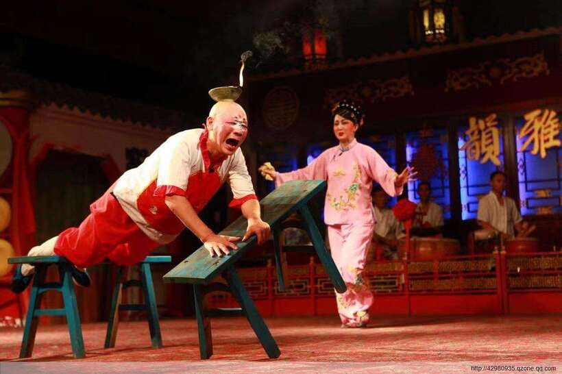 Chengdu: Sichuan Opera Show ShufengYayun & Covered Bowl Tea - Costume photos, massages, and extra charges
