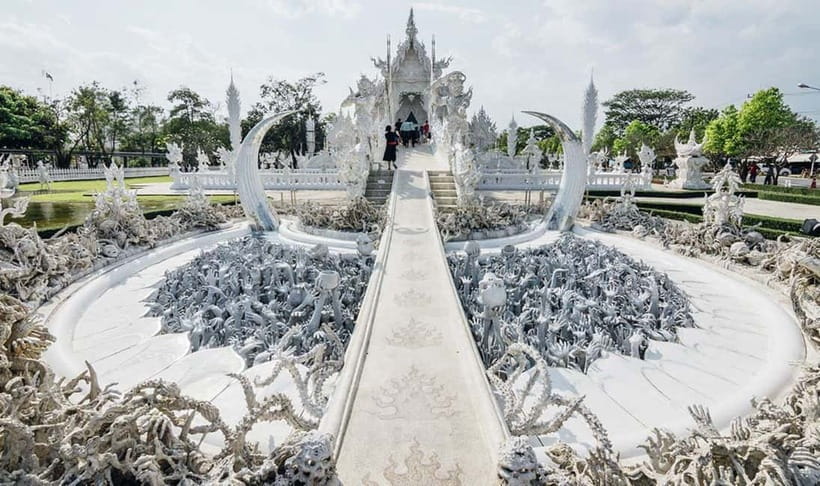 Chiang Rai: 7 Major Sites, Golden Triangle & Tea Plantation - White Temple: Chiang Rai’s theatrical first stop