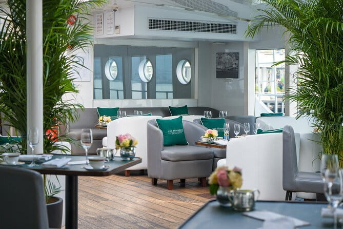 Classic Afternoon Tea Voyage in Hong Kong for 4 Pax - Live music changes the tone of the afternoon