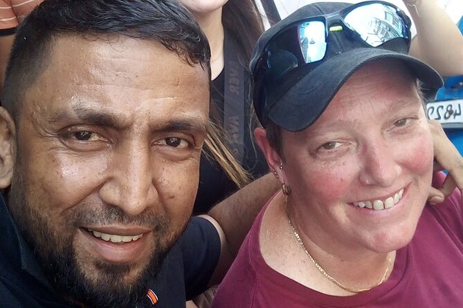 Colombo shopping Tour (Tea, Gems, cinnamon, souvenirs, cotton ) - What the $16 price offers