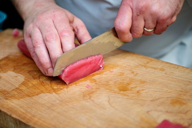 Craft Sushi and Matcha Ice Cream in Central Osaka (3-Course Meal) - Who should book this class?