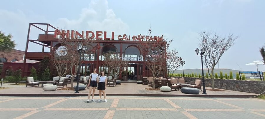 Dalat Winery and Tea tour - Lado Winery and the three-wine tasting