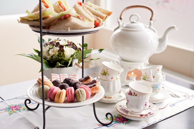 Dubai Afternoon High Tea in the Iconic Burj Al Arab with Transfer - Who will enjoy this experience most