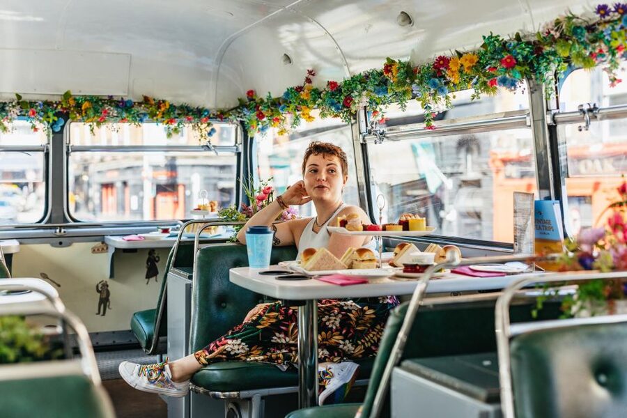 Dublin: Afternoon Tea Vintage Bus Tour - Choosing between the upper and lower decks