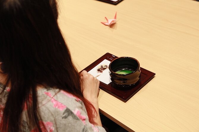 EDOCCO Tea House–A Quick Dive into Japanese Traditional Culture - Folding Paper Into Origami