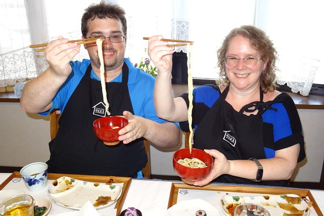 Experience all of Japanese culture and Japanese food experience classes "origami, udon, Japanese food, green tea, calligraphy" in 4 hours - Meeting Taka at Omori Station