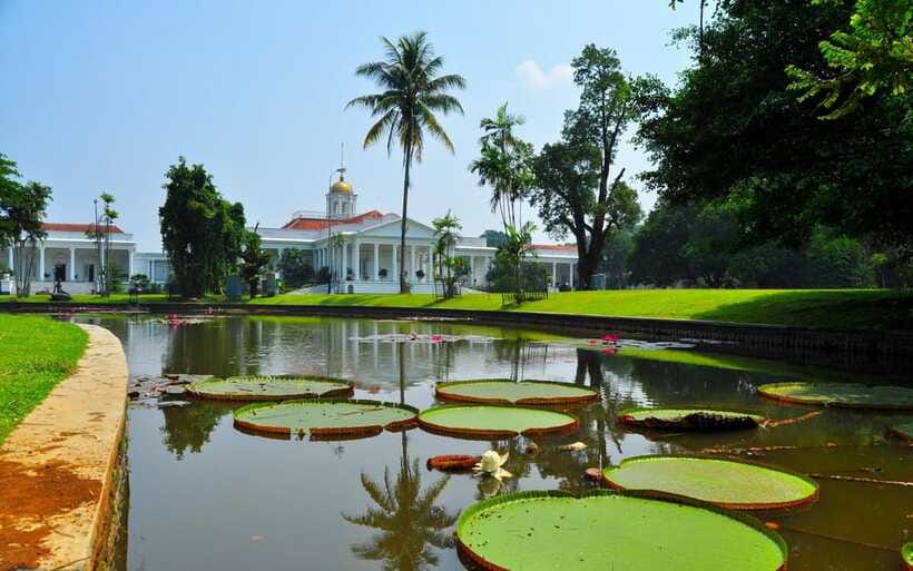 From Bandung: Tea Plantation and Botanical Garden Tour - Why the route choice can change the whole day