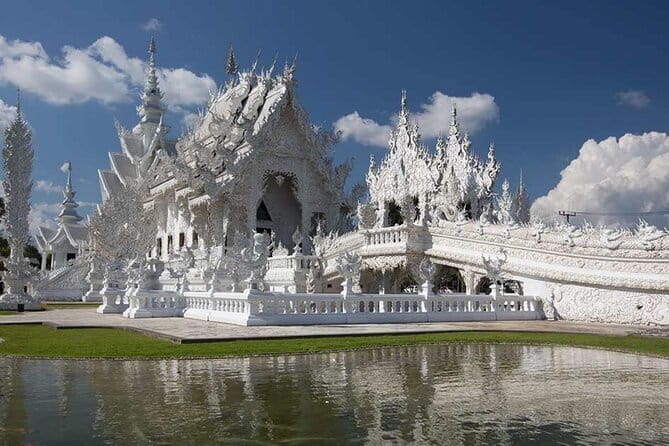 From Chiang Rai: 3 Temples, Golden Triangle Tour, Tea Plantation - Why this Chiang Rai loop works