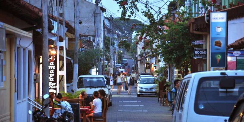 From Colombo: Virgin White Tea and Galle City Tour - The Ahangama pause and southern coastal route