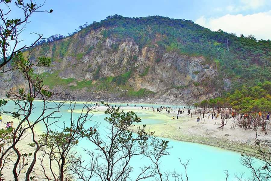 From Jakarta : White Crater , Pinisi Lake , Tea Plantation - An early start from Jakarta