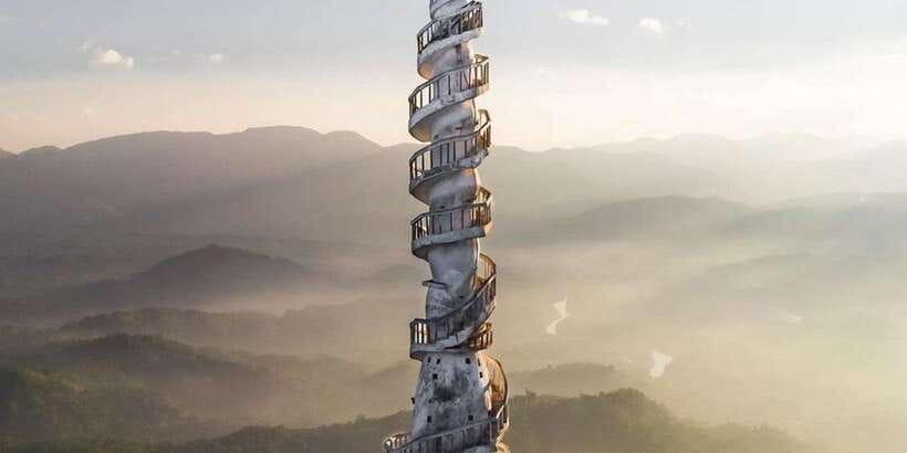 From Negombo: Ambuluwawa Tower & Tea Factory,Kandy Day Trip - Ambuluwawa Tower gives this long day a clear purpose