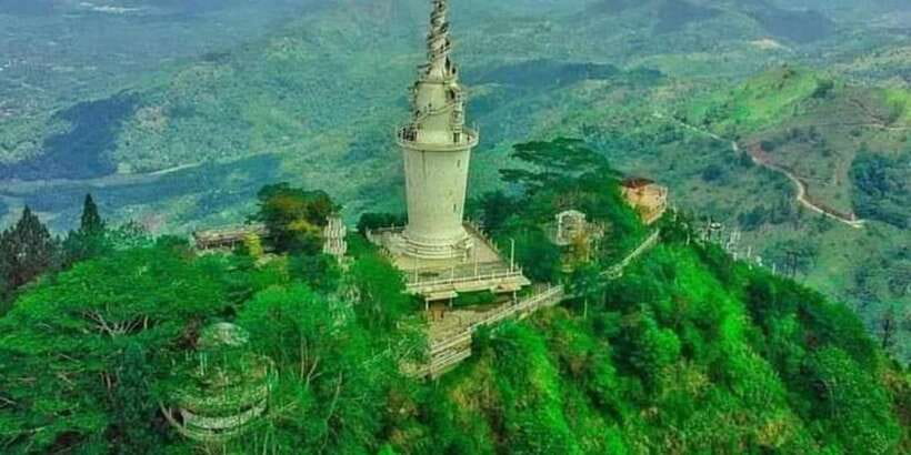 From Negombo: Ambuluwawa Tower & Tea Factory,Kandy Day Trip - Tea country slows the pace for half an hour