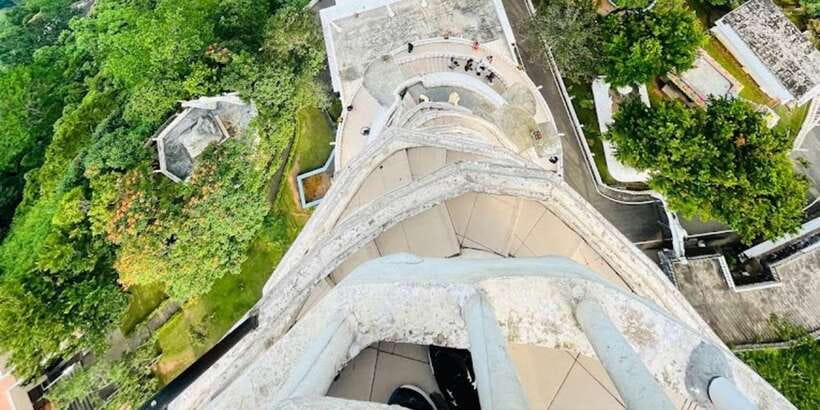 From Negombo: Ambuluwawa Tower & Tea Factory,Kandy Day Trip - Kandy’s Temple of the Tooth deserves your best remaining energy