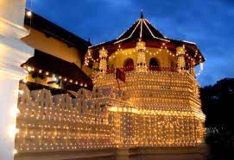 From Negombo : Pinnawala & Tea Factory & Kandy Full Day Trip - Entering the Temple of the Sacred Tooth Relic