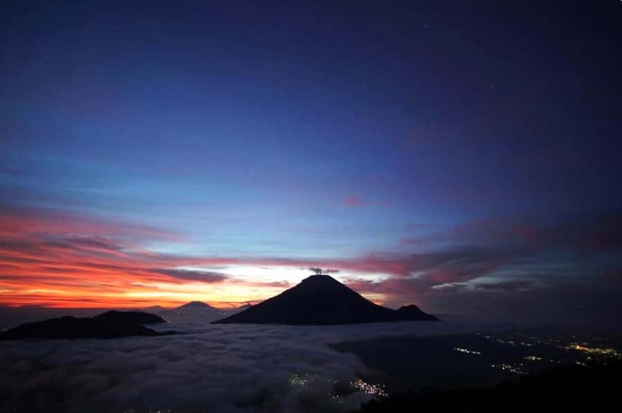 From Yogyakarta: Dieng Tour, Golden Sunrise & Tea Plantation - Arjuna Temple and Java’s Hindu past