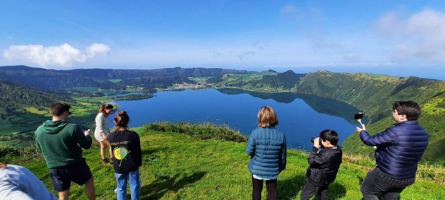 Full day Furnas | Hotsprings | Thermal Baths | Tea Factory - Lunch and a break in Furnas village