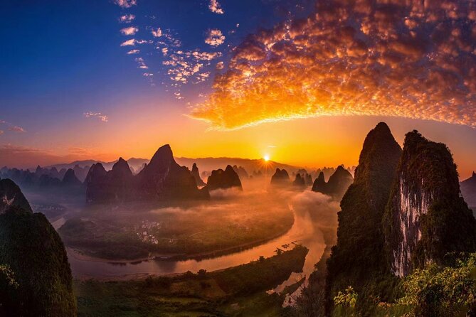 Full-day Tour: Spectacular Sunrise, Tea Plantation & Sunset - Finishing at Mt. Putao Scenic Resort