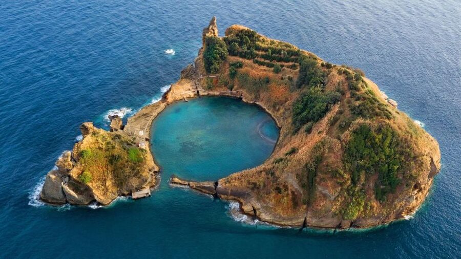Furnas: Tea Plantations, Lake and Volcano Guided Tour - Vila Franca do Campo and its offshore islet