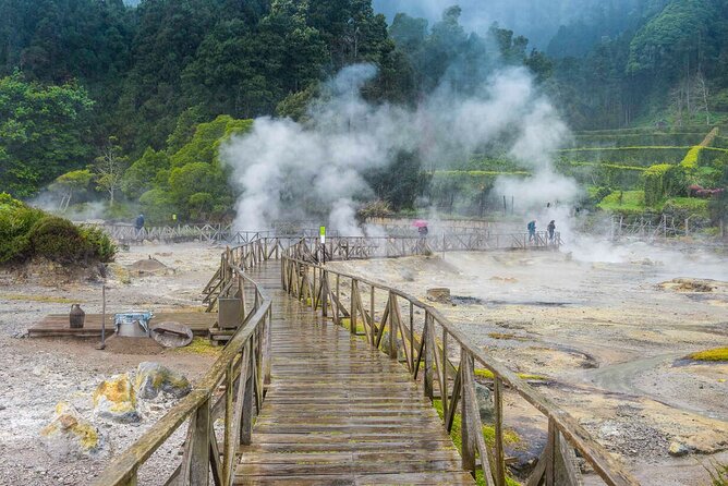 Furnas Volcano & Tea Plantation With Traditional Lunch, East Tour - Furnas Lake explains the underground stew