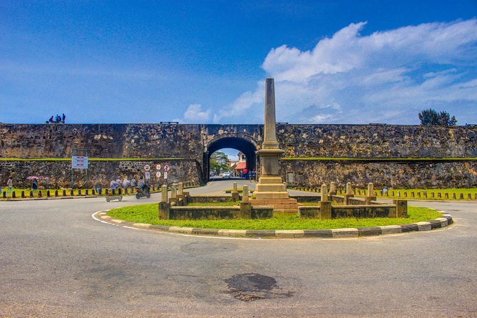 Galle Day Tour with River Safari, Tea Plantation & Sea Turtle - Tea, Gems, and a Buddhist Temple Along the Way