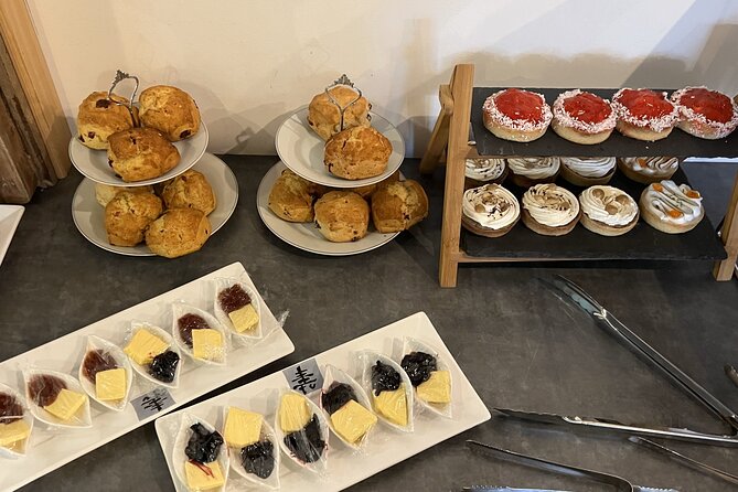 Gin Tasting and Afternoon Tea Delight in Dublin Ireland - A 90-minute visit with a clear ending