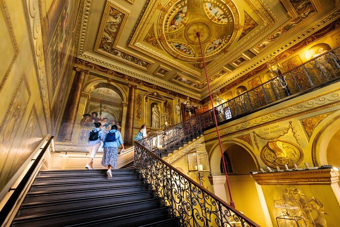 Guided Kensington Palace Tour, Royal Guard Change & Afternoon Tea - Which guide style suits you?