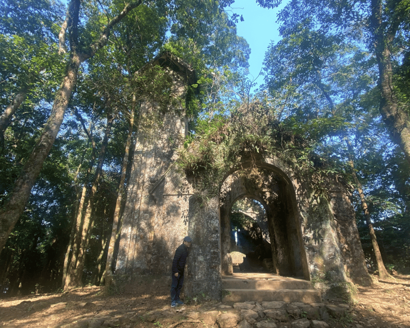 Hanoi Eco Tour: Ba Vi National Park Wonders & Tea Plantation - Reaching Đền Thượng above the clouds