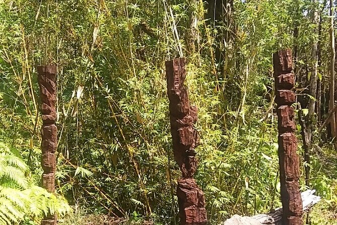Hawaiian Tikis and Guava Tea - Inside The Okina recycled-pallet house