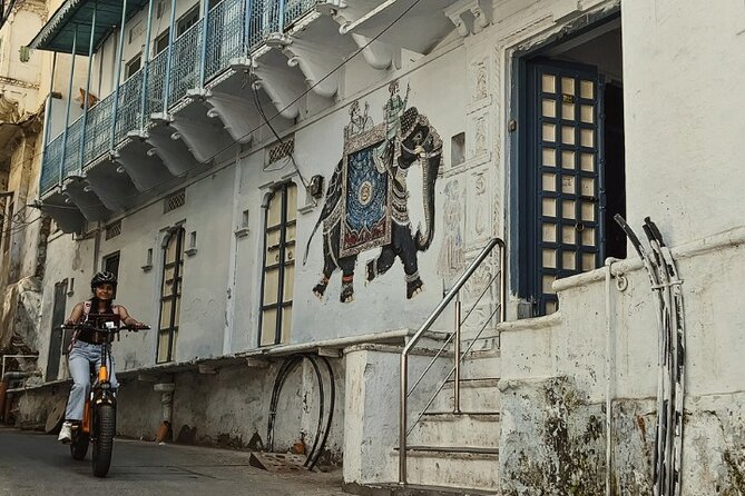 Heritage Tour : Private Boat, Havelis, City Walk & High Tea - Key points to know before booking