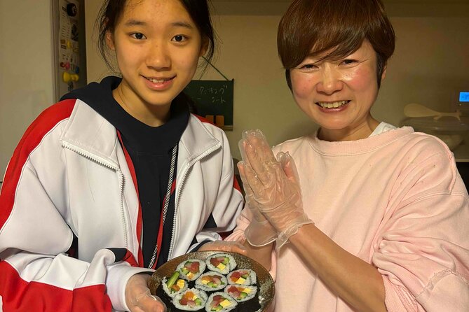 Hokkaido Seafood Sushi Rolls Experience with Matcha, in Sapporo - Why the two or three person format matters